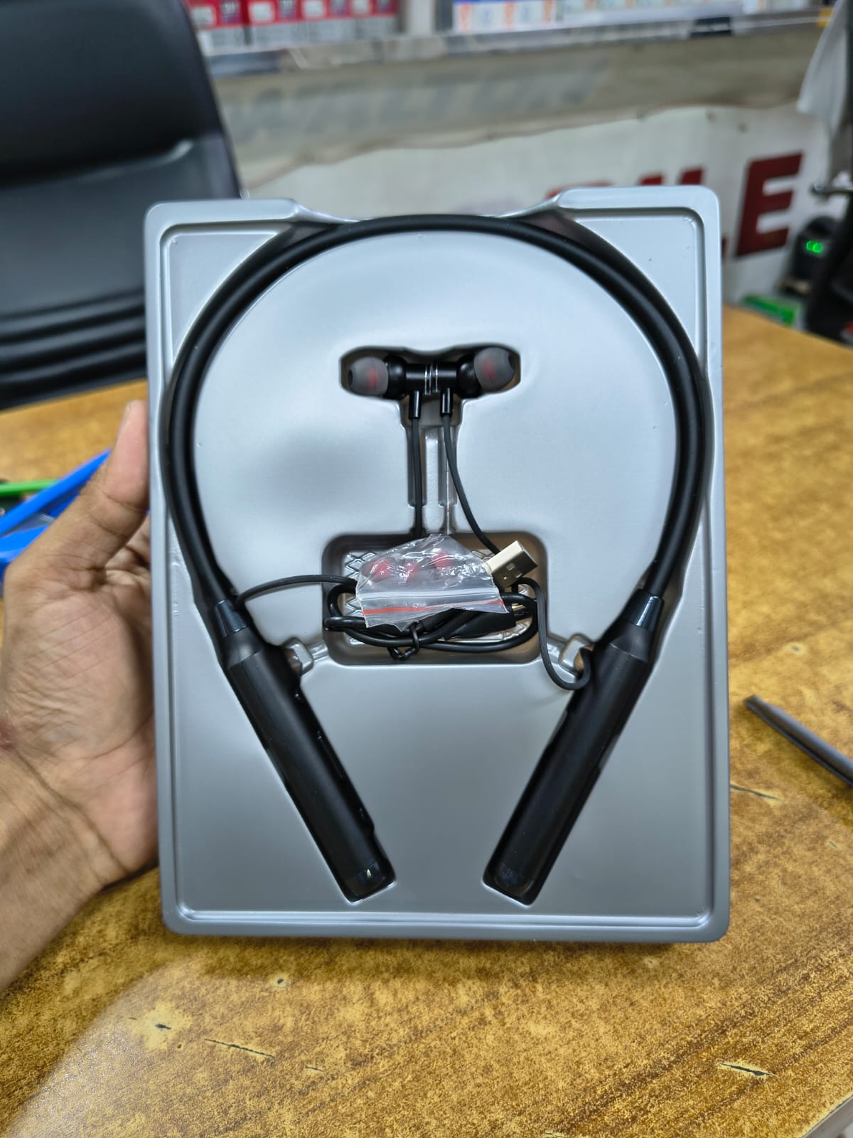 Mobicom 600H Neckband - Image 2