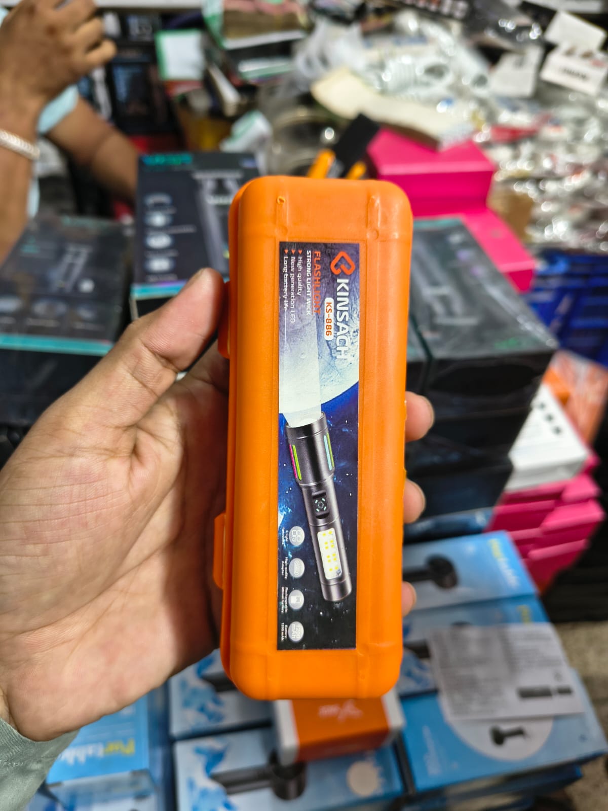 Rechargeable Flashlight - Image 4